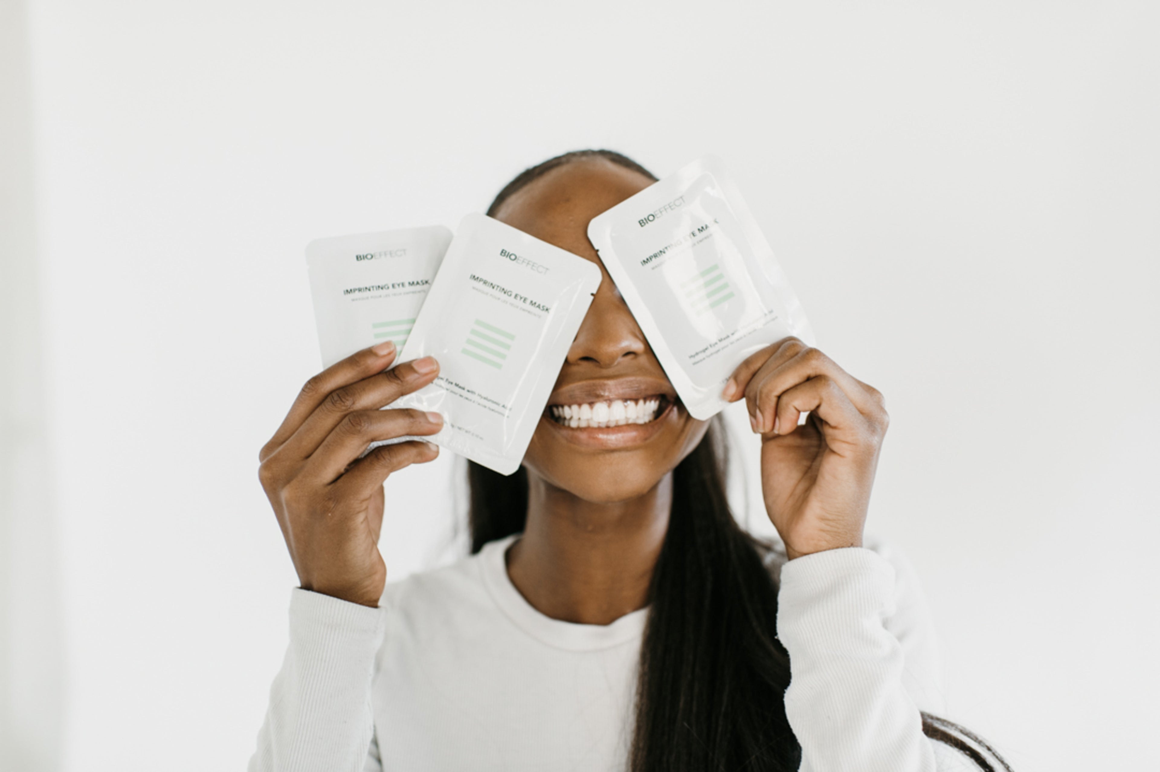 BIOEFFECT Imprinting Eye Mask hydrogel patches on a clean white surface
